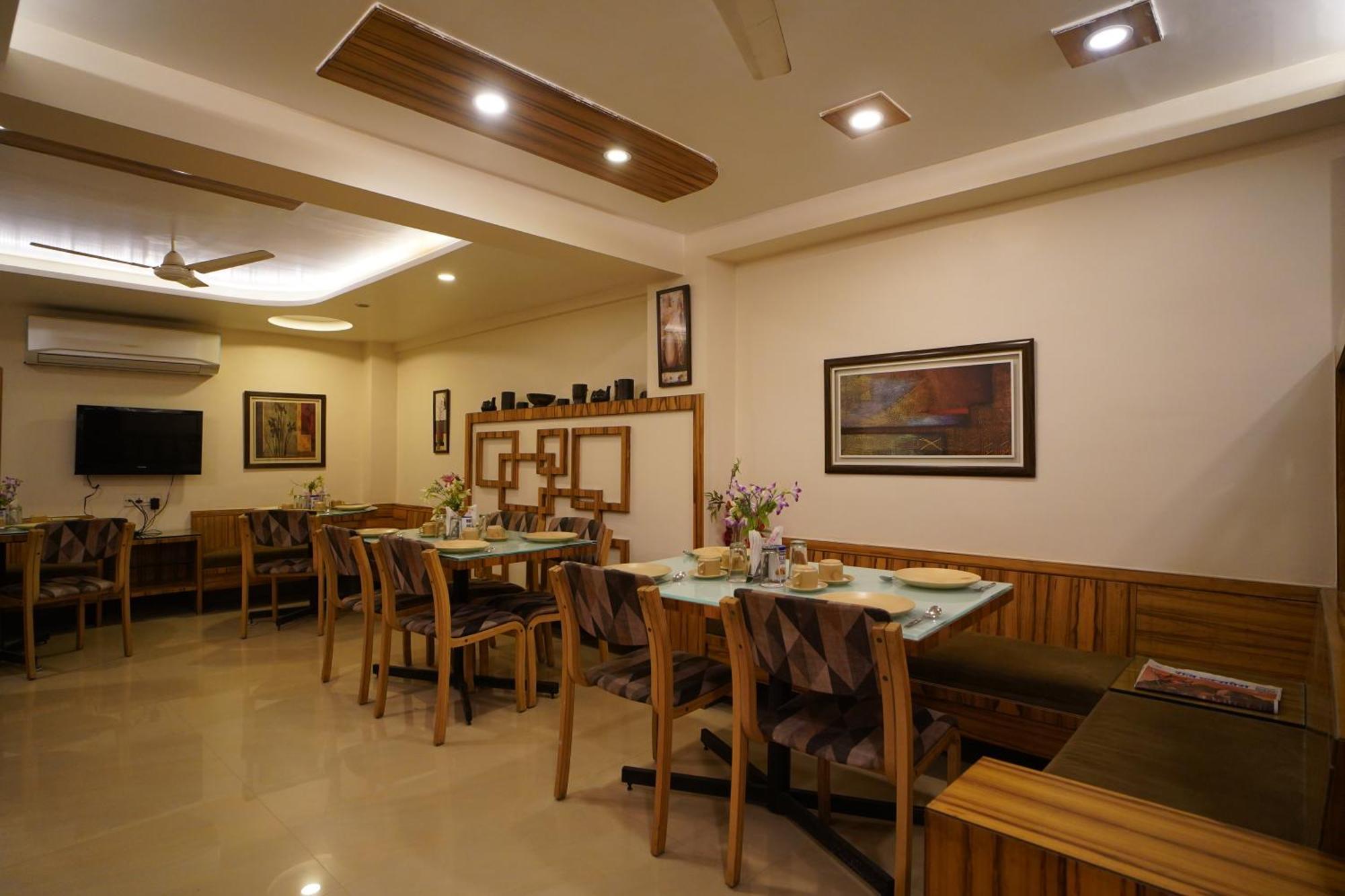 Hotel Gk Palace Bhopal Esterno foto