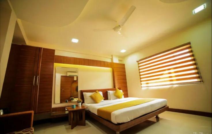 Hotel Gk Palace Bhopal Esterno foto