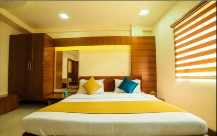 Hotel Gk Palace Bhopal Esterno foto